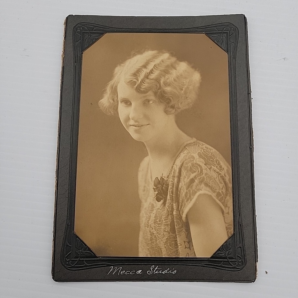 Vintage, Photo of a young women, Mecca Studio, Greenfield, IN Estate Find